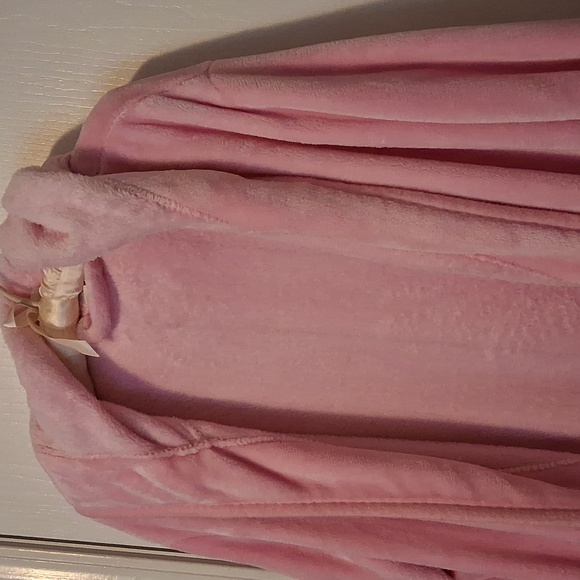 NY Threads Plushy Pink Hooded Bathrobe Cozy Pockets Belted Sz XL - Picture 7 of 10
